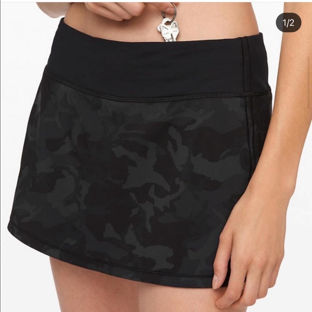 Lululemon Black camo skirt (tall)